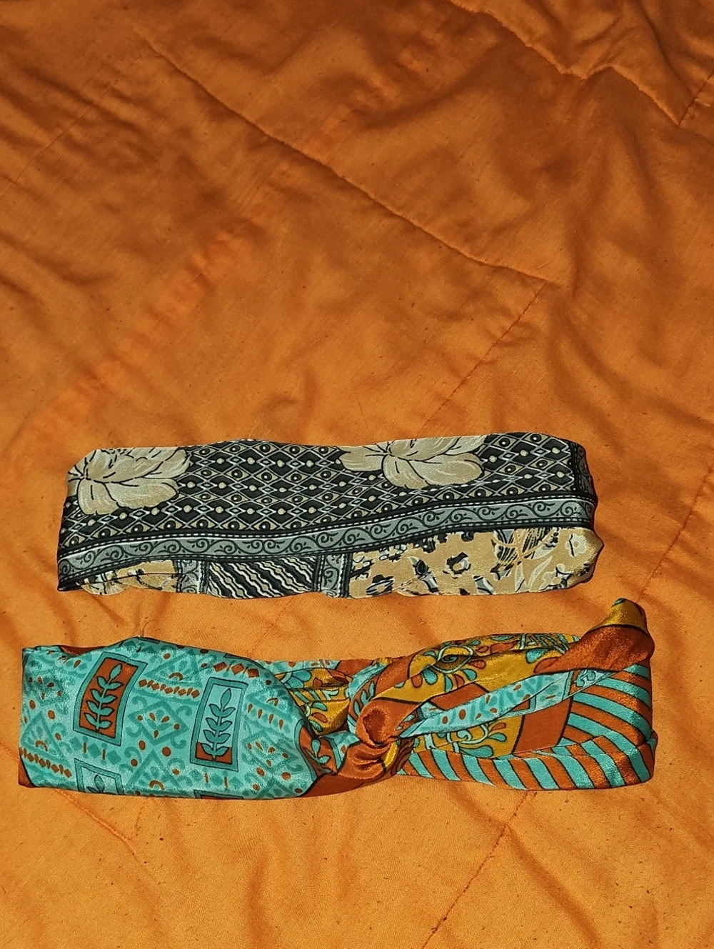 Hair Accessorie Headband Lot!! Silky And Comfy Like Nee Condition!!